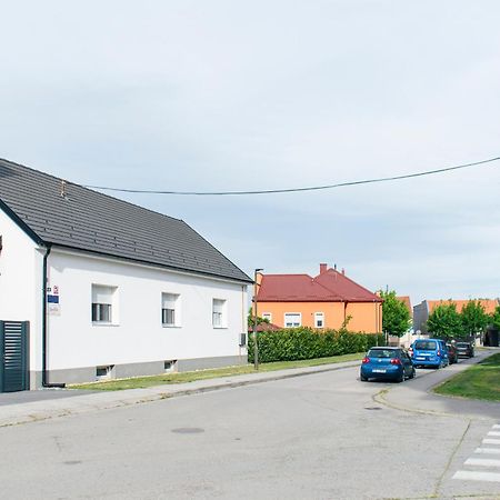 Goodlife Studio Apartment Pozega Zewnętrze zdjęcie